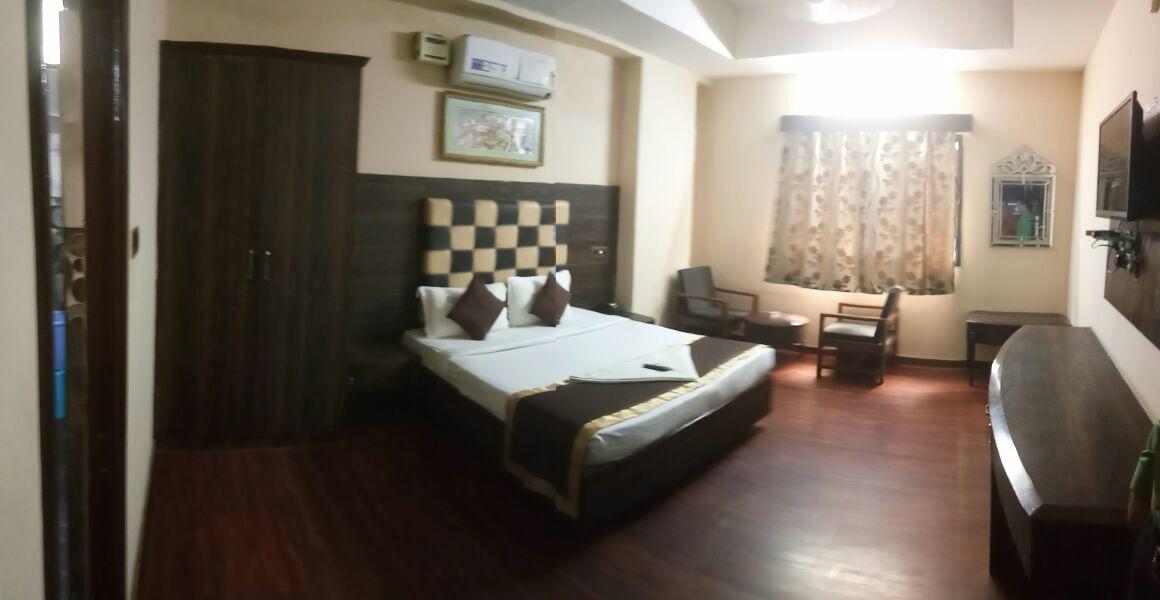 Hotel The Majestic Hyderabad Bagian luar foto
